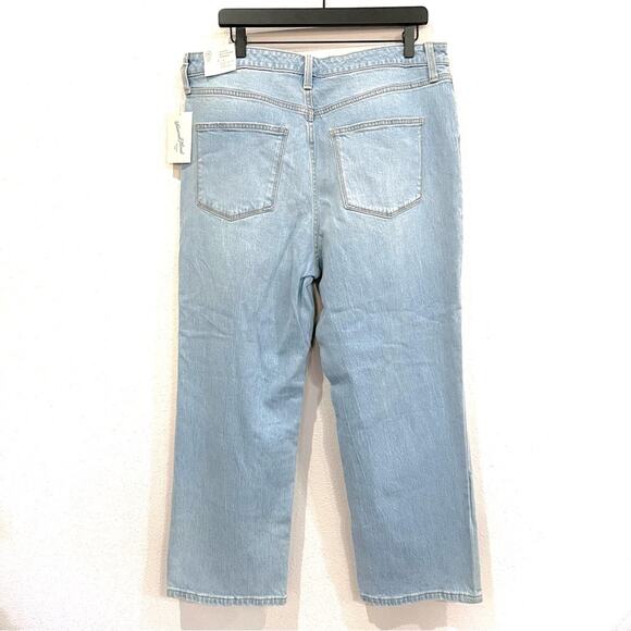 Universal Thread Highest Rise Straight Cropped Jeans in Super Light Wash 16 / 33 - Picture 6 of 13